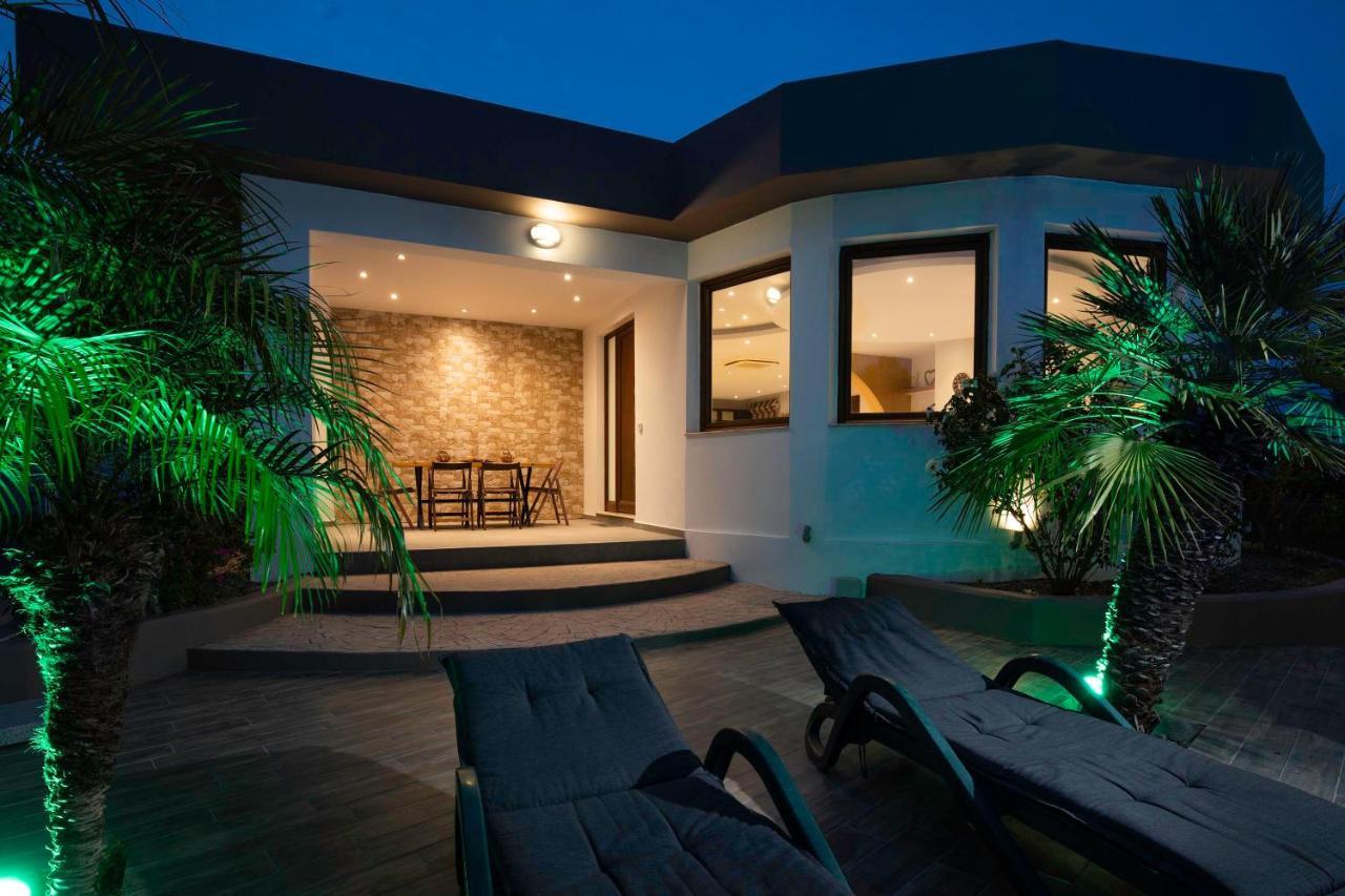 Maia Luxury Pool Villa Afantou Exterior photo